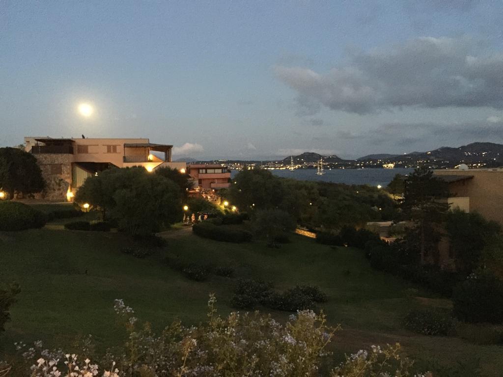 Luxury Apartment Sardegna مارينا دي بورتيسكو الغرفة الصورة