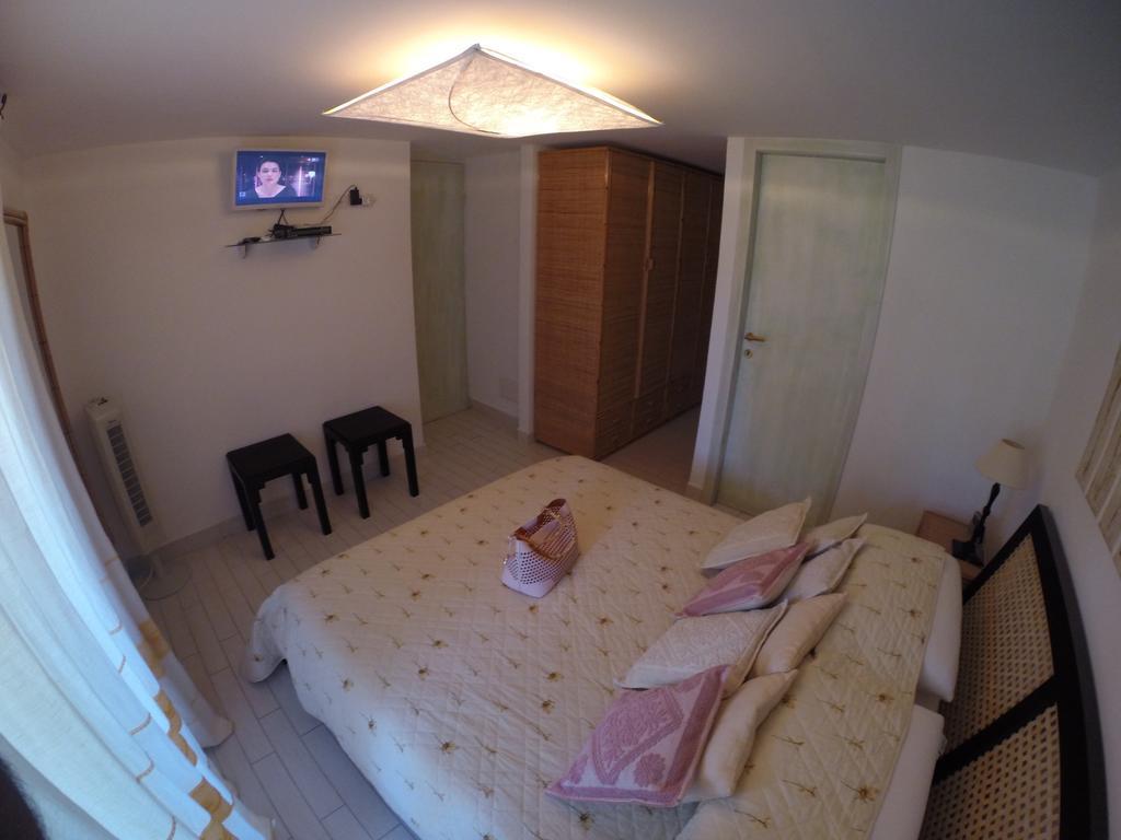 Luxury Apartment Sardegna مارينا دي بورتيسكو الغرفة الصورة