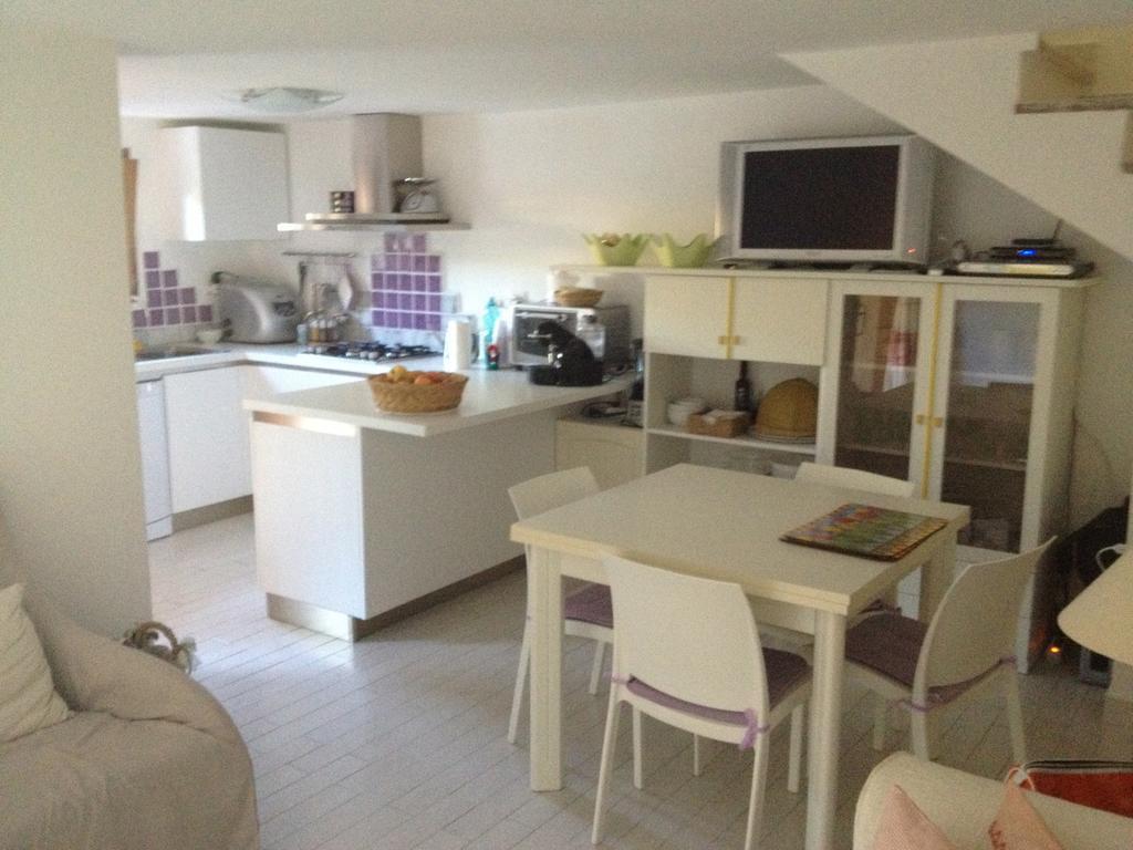 Luxury Apartment Sardegna مارينا دي بورتيسكو الغرفة الصورة